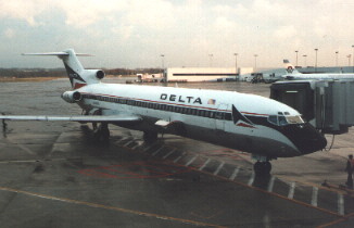 N492DA at Columbus Airport